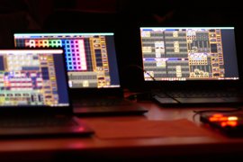 Die Technik-AG hat Licht und Sound voll im Griff.