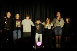 Die Schulband hat sich erst ganz neu gegründet und wird von Robin Walter geleitet.