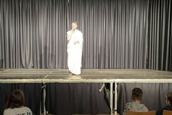 Die Zeitreise ins alte Rom geht mit einem Kostümwechsel einher. (Foto: Dg)