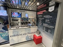 Die Stationen im Truck laden zum Ausprobieren und Mitmachen ein.