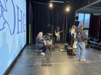 Für die Band, die sich erst vor kurzem gegründet hat, ist es der erste große Auftritt. (Foto: Dg)