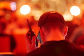 Die Techniker*innen agieren aber lieber im Hintergrund.