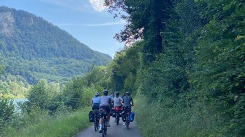 Radfahren am Doubs entlang