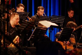 Den Auftakt machte die OHG-Bigband.
